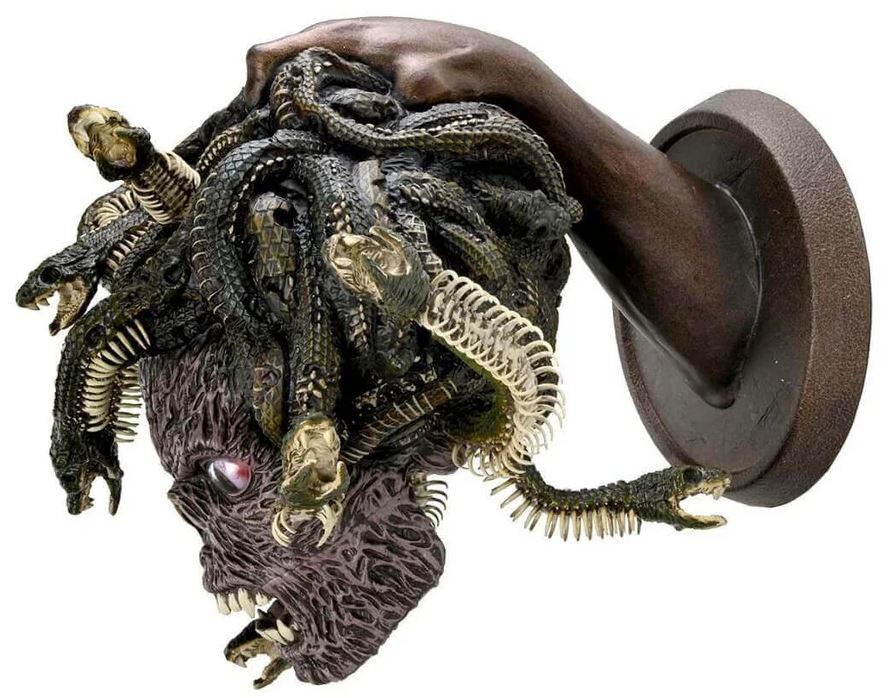 Dungeons & Dragons Death Saves Medusa Trophy Plaque - VGMX