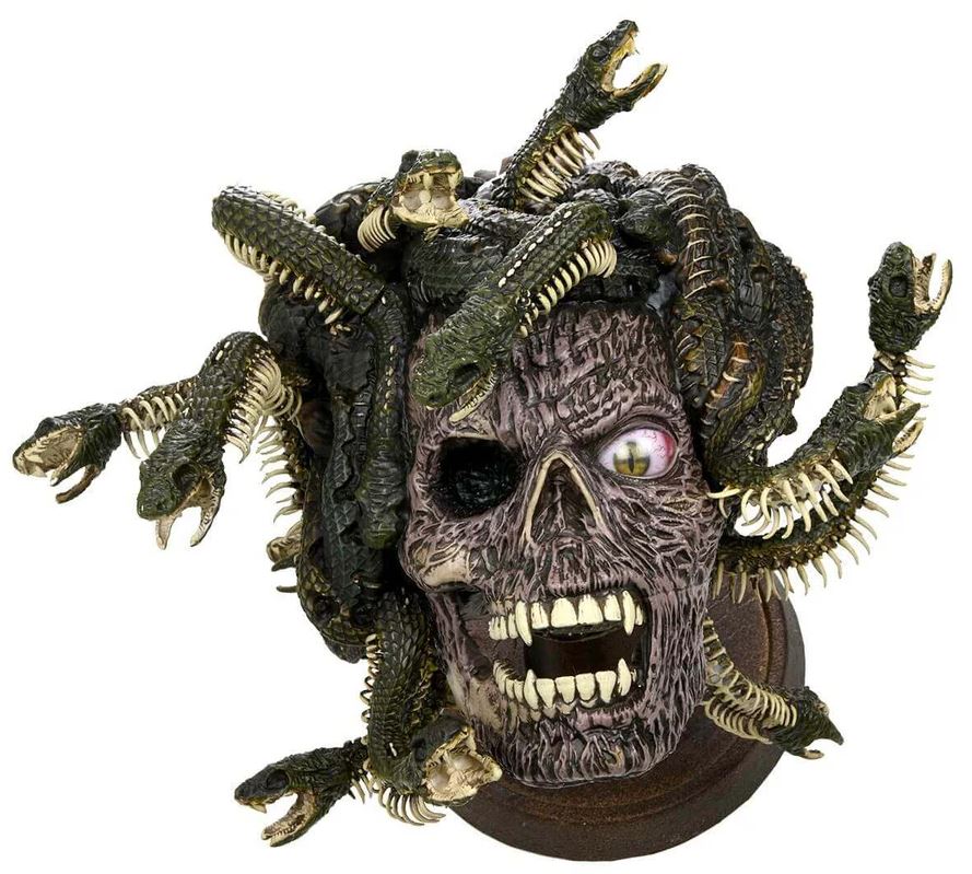 Dungeons & Dragons Death Saves Medusa Trophy Plaque - VGMX